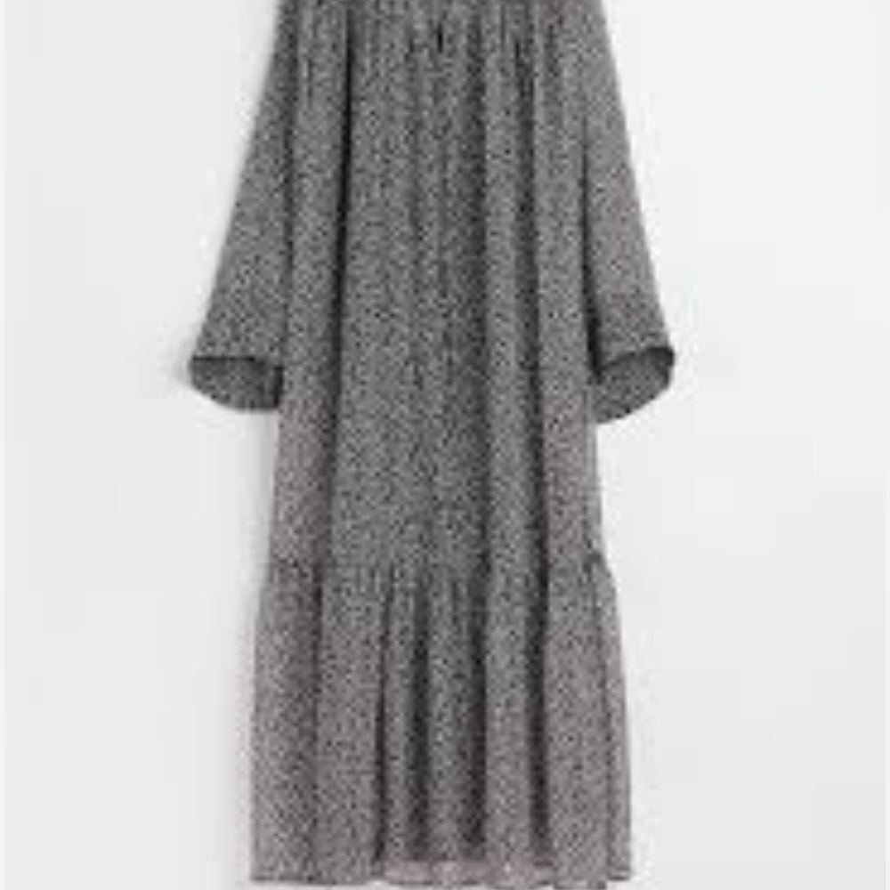 H&M Black and White Long Sleeve Dress
